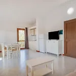 Isa - With Swimming Pool In Costa Serena Just 700 Mt From The Sea Apart-hotel Porto Rafael