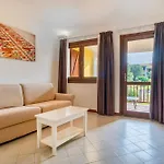 Apart-hotel Isa - With Swimming Pool In Costa Serena Just 700 Mt From The Sea