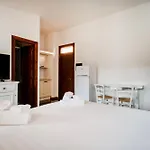 Isa - With Swimming Pool In Costa Serena Just 700 Mt From The Sea