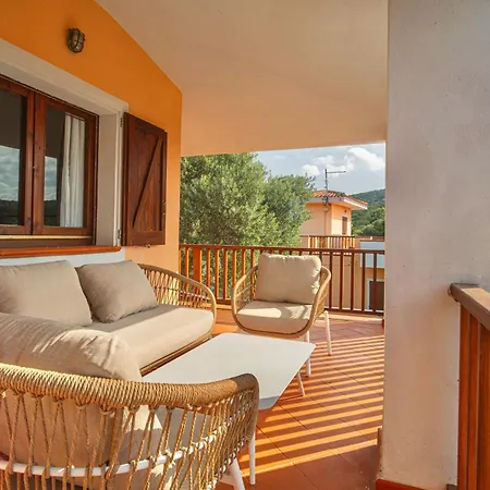 Isa - With Swimming Pool In Costa Serena Just 700 Mt From The Sea Porto Rafael