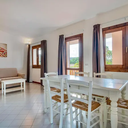 Aparthotel Isa - With Swimming Pool In Costa Serena Just 700 Mt From The Sea Porto Rafael