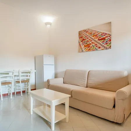 Isa - With Swimming Pool In Costa Serena Just 700 Mt From The Sea 3*