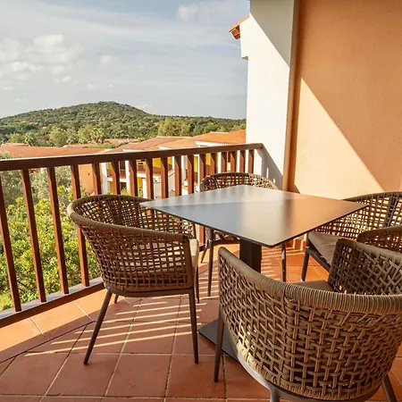 Isa - With Swimming Pool In Costa Serena Just 700 Mt From The Sea Porto Rafael