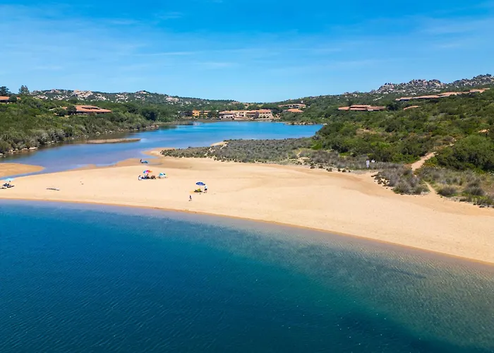 Isa - With Swimming Pool In Costa Serena Just 700 Mt From The Sea