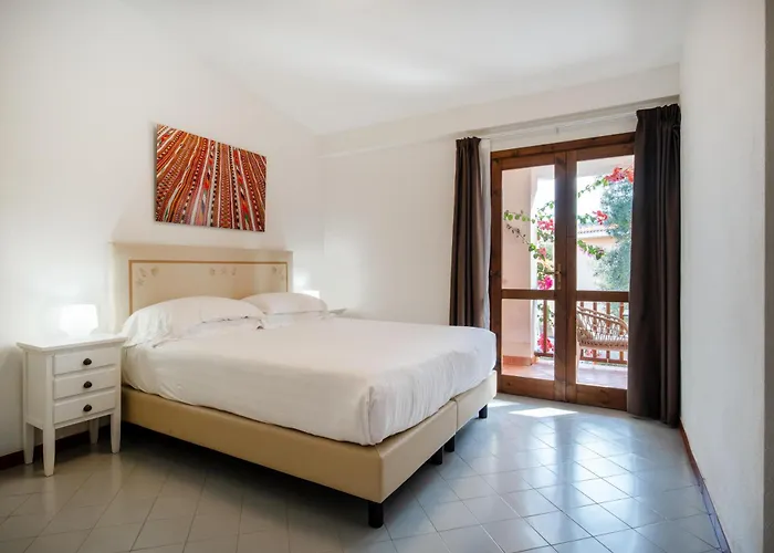 公寓式酒店 Isa - With Swimming Pool In Costa Serena Just 700 Mt From The Sea