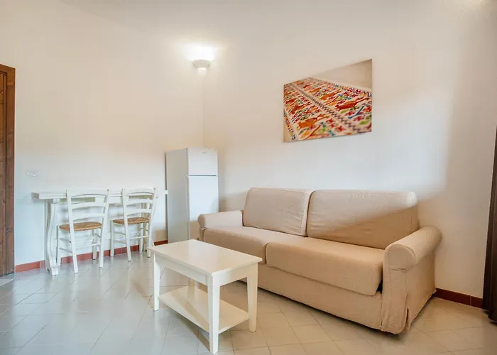 Isa - With Swimming Pool In Costa Serena Just 700 Mt From The Sea 3*