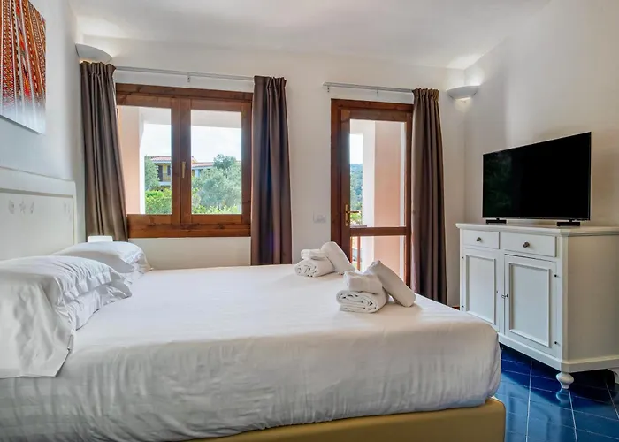 公寓式酒店 Isa - With Swimming Pool In Costa Serena Just 700 Mt From The Sea 3*